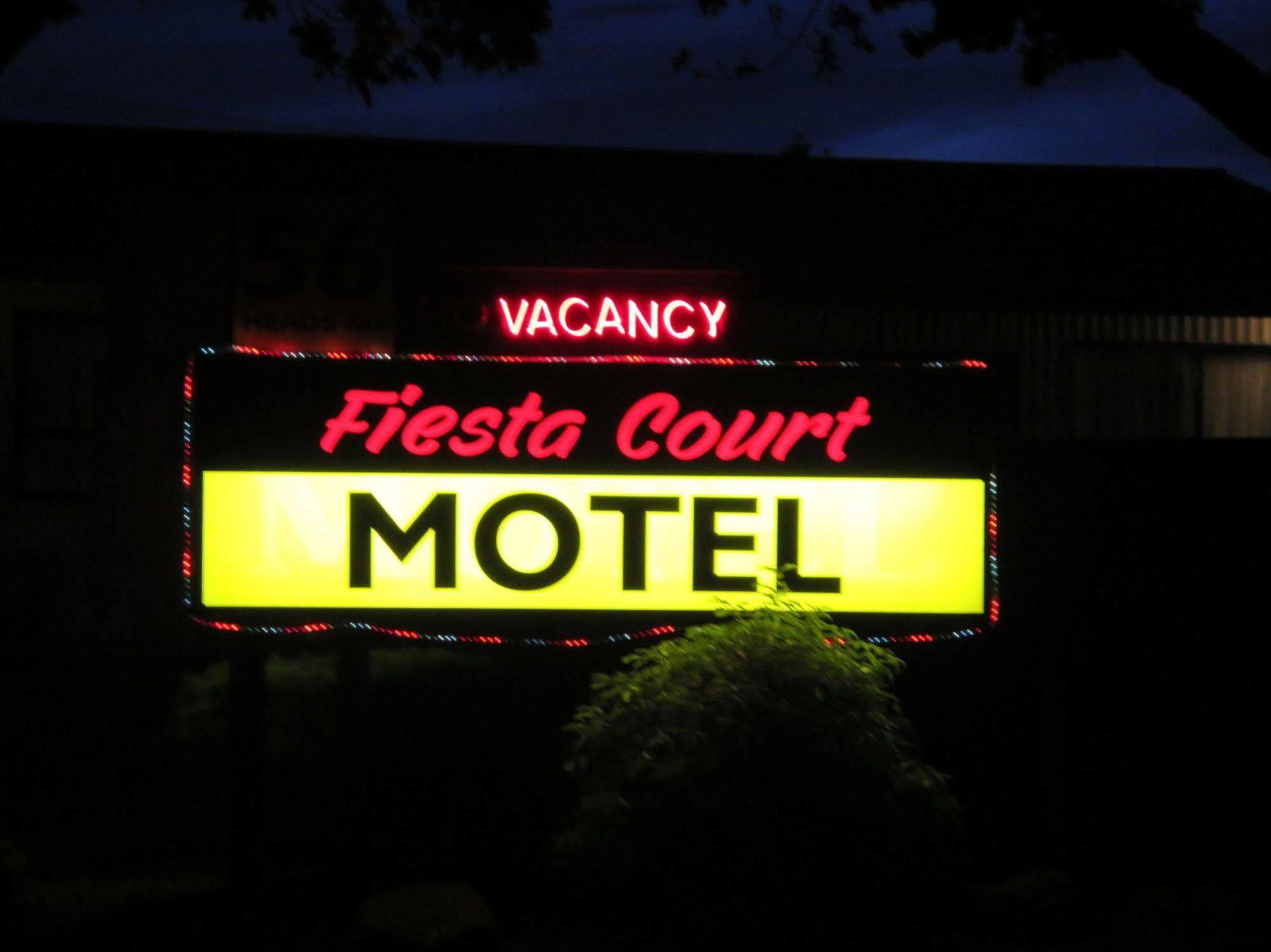 Fiesta Court Motel Уонгануи Экстерьер фото