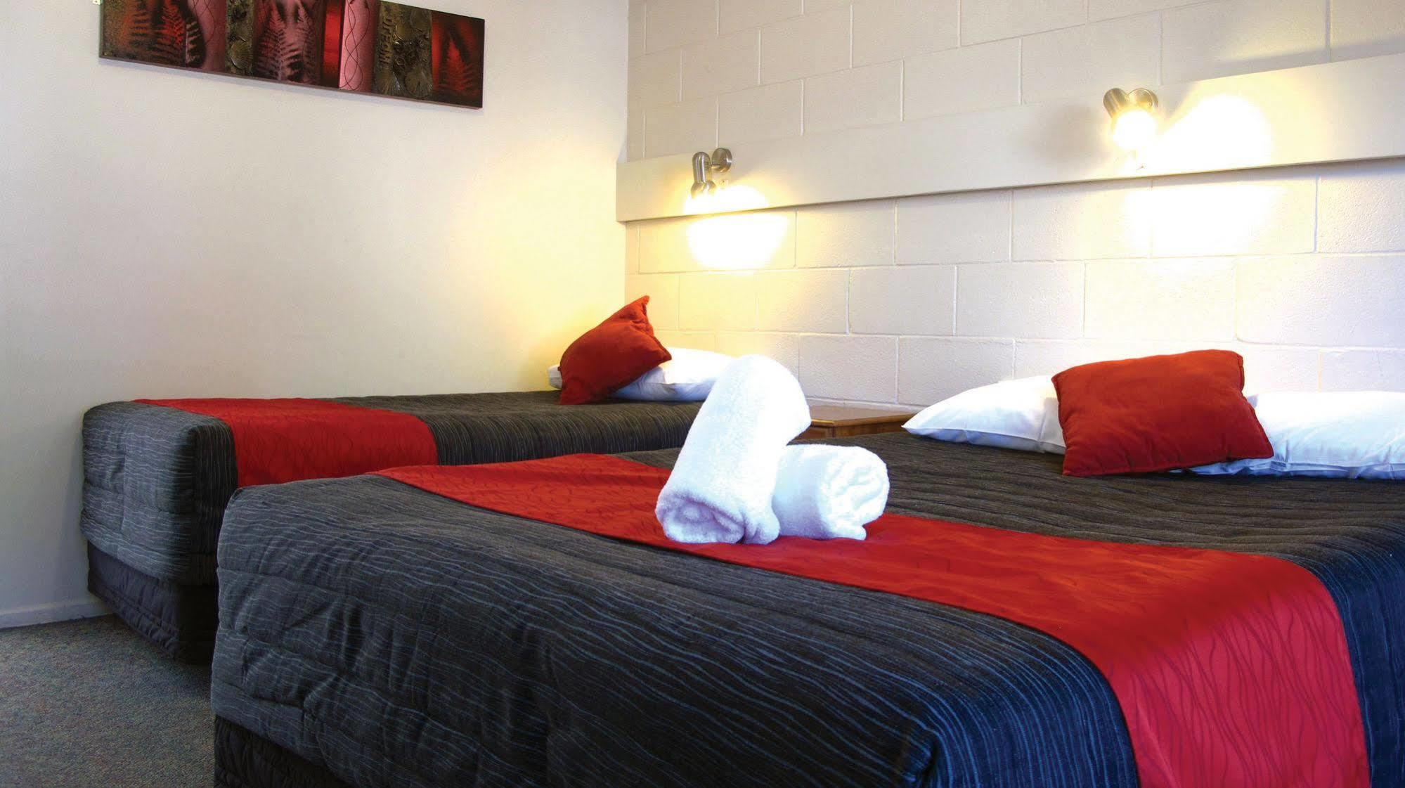Fiesta Court Motel Уонгануи Экстерьер фото
