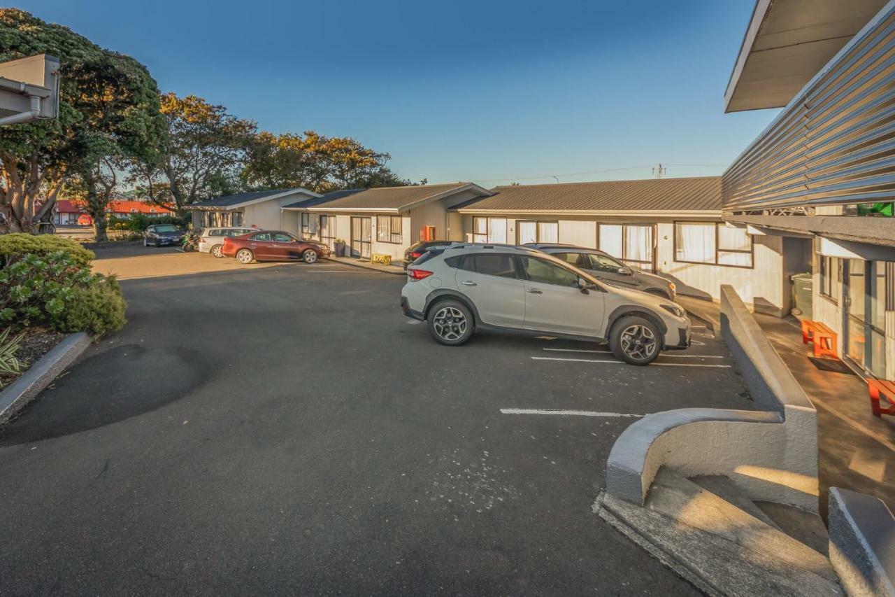 Fiesta Court Motel Уонгануи Экстерьер фото